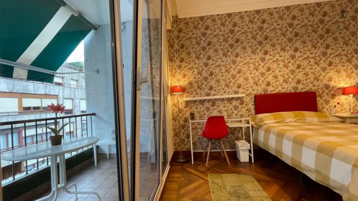 Room in Sabino Arana - Jesuitas