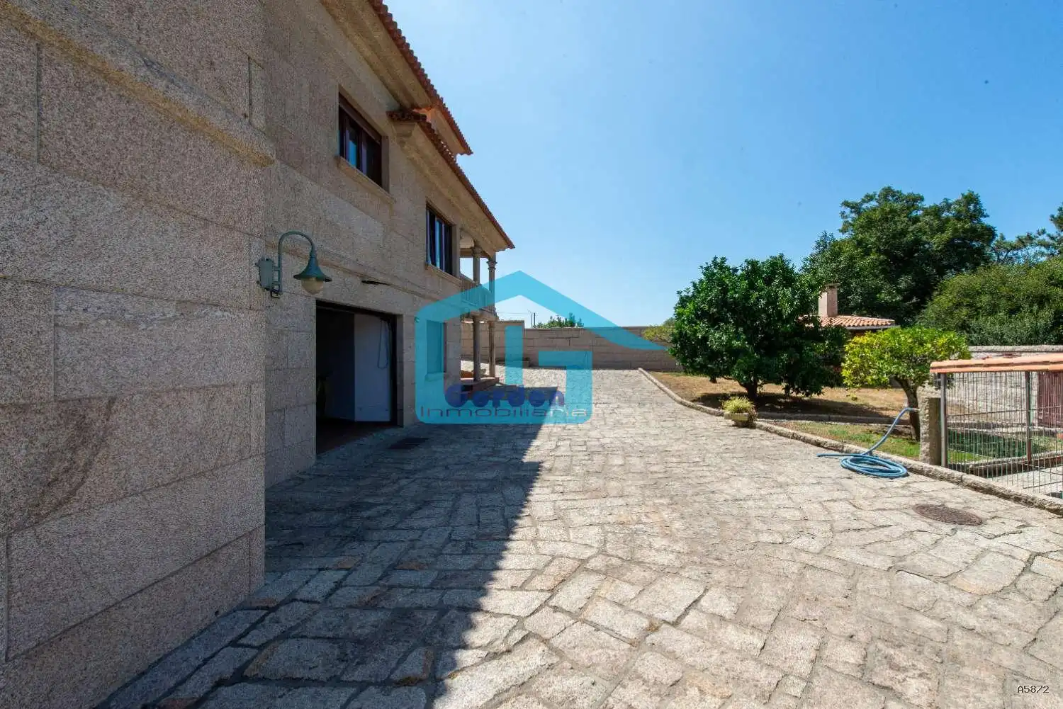 Vista exterior de Casa o xalet en venda en Meaño amb Calefacció, Parquet i Terrassa