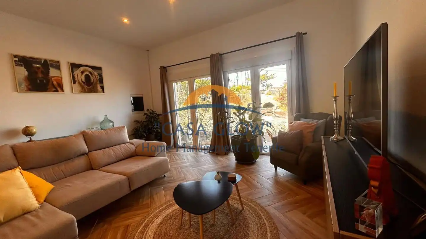 Sala de estar de Casa o chalet en venta en Arico con Aire acondicionado, Jardín privado y Terraza