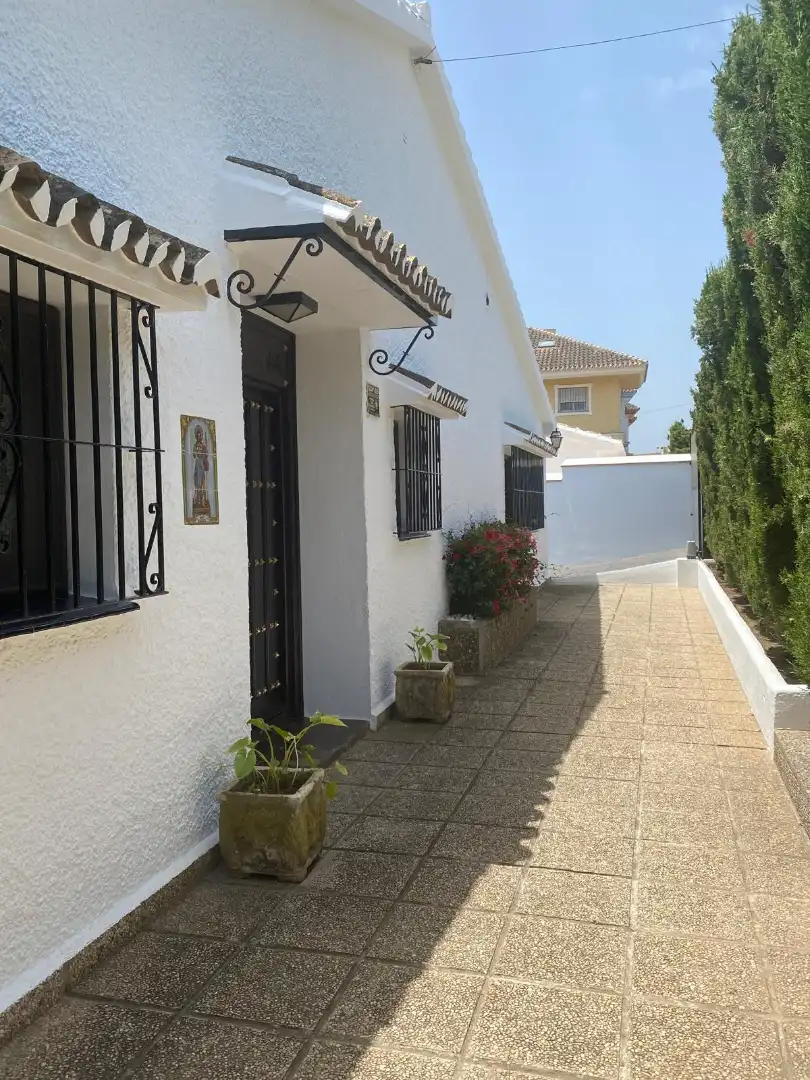 Exterior view of Houses for sale in Fuengirola  with Air Conditioner, Private garden and Swimming Pool