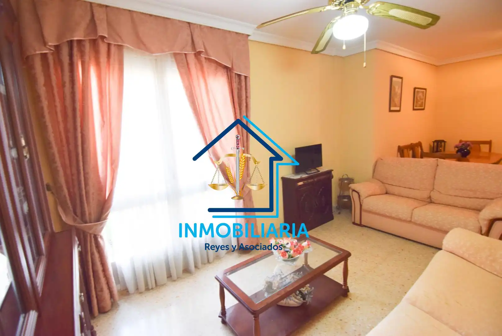 Wohnzimmer von Wohnung zum Verkauf in Córdoba mit Klimaanlage