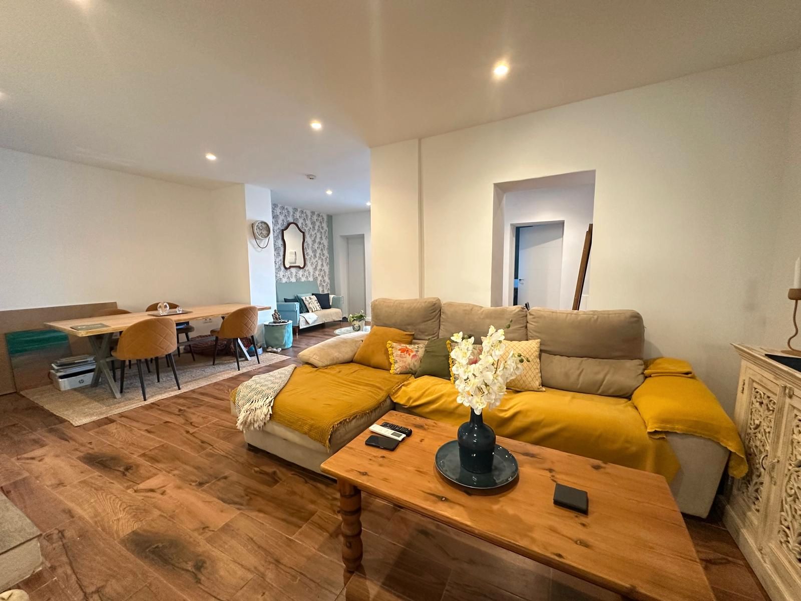 Sala d'estar de Casa o xalet en venda en Salteras amb Aire condicionat, Terrassa i Traster