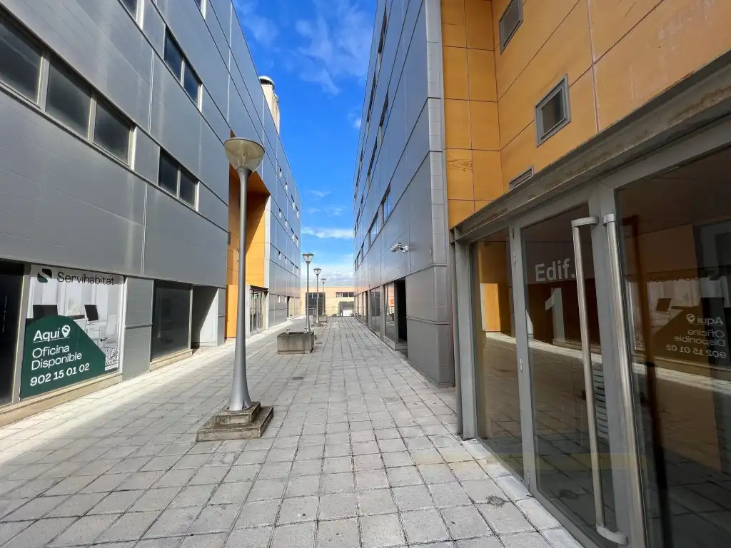 Vista exterior de Oficina en venda en Guadalajara