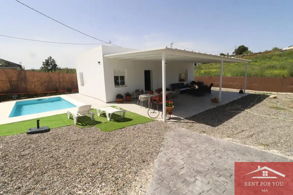 Vista exterior de Casa o chalet de alquiler en Cártama con Jardín privado, Terraza y Piscina