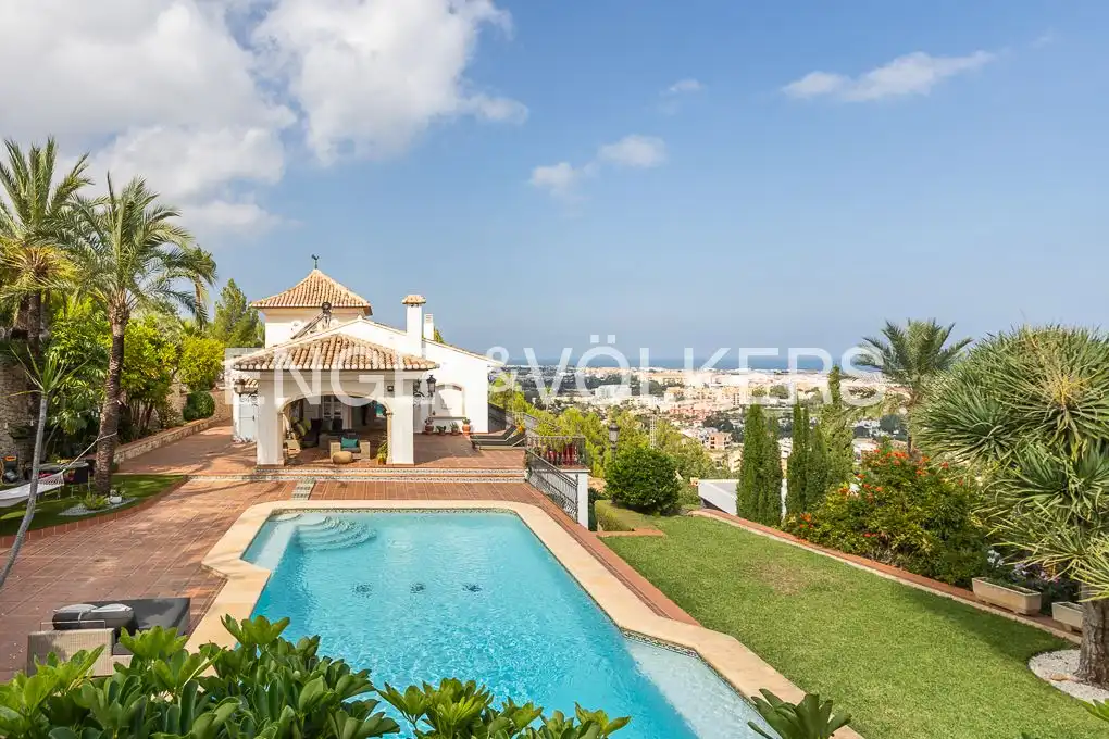 Casa con piscina in vendita a El Montgó