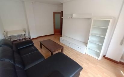 Living room of Flat for sale in Salamanca Capital  with Balcony