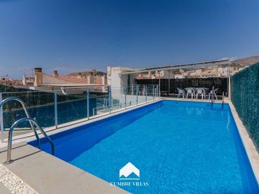 Casa aparellada amb piscina en venda a Motril  ciudad