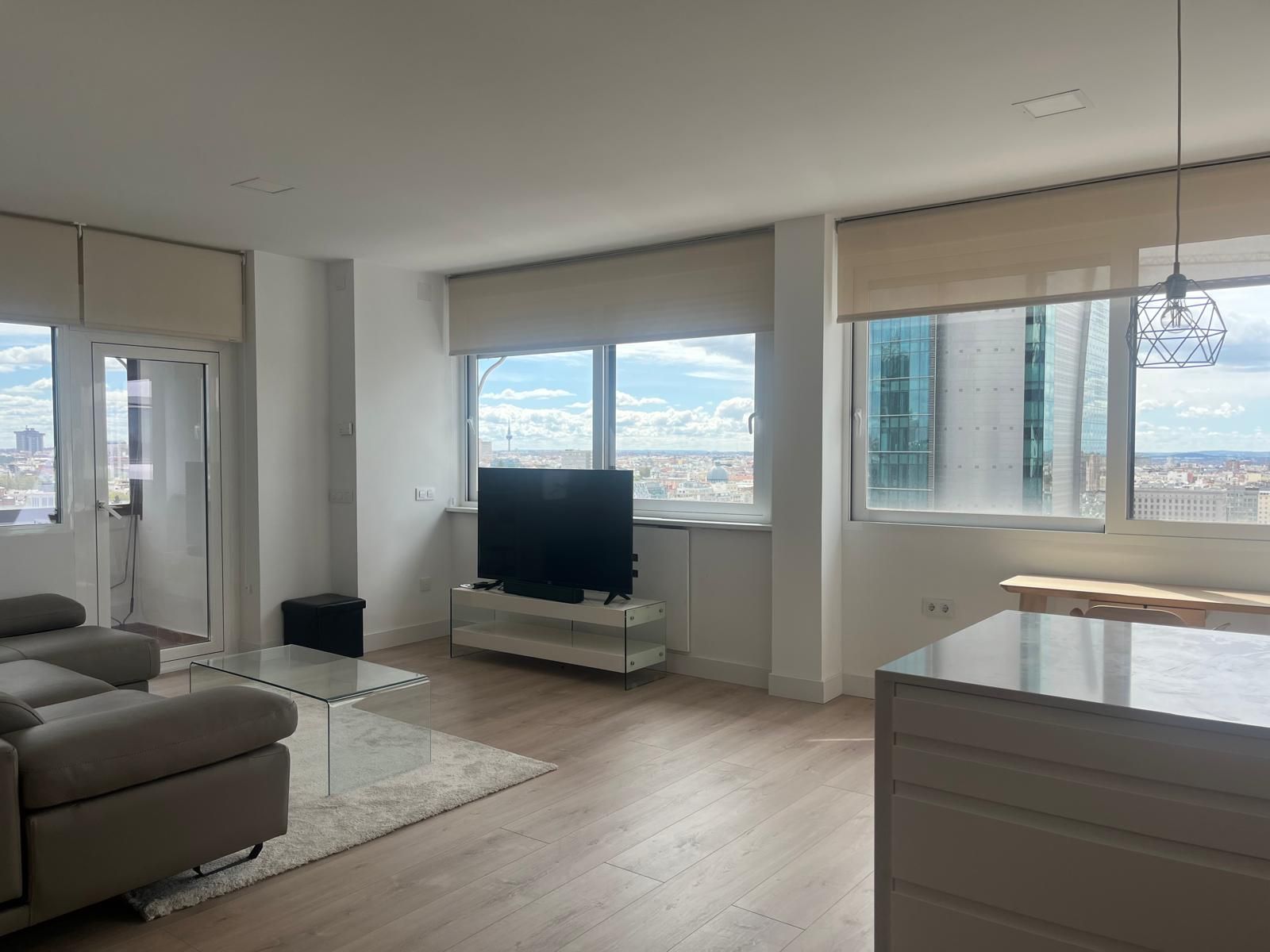 Sala d'estar de Pis de lloguer en  Madrid Capital amb Aire condicionat, Calefacció i Terrassa