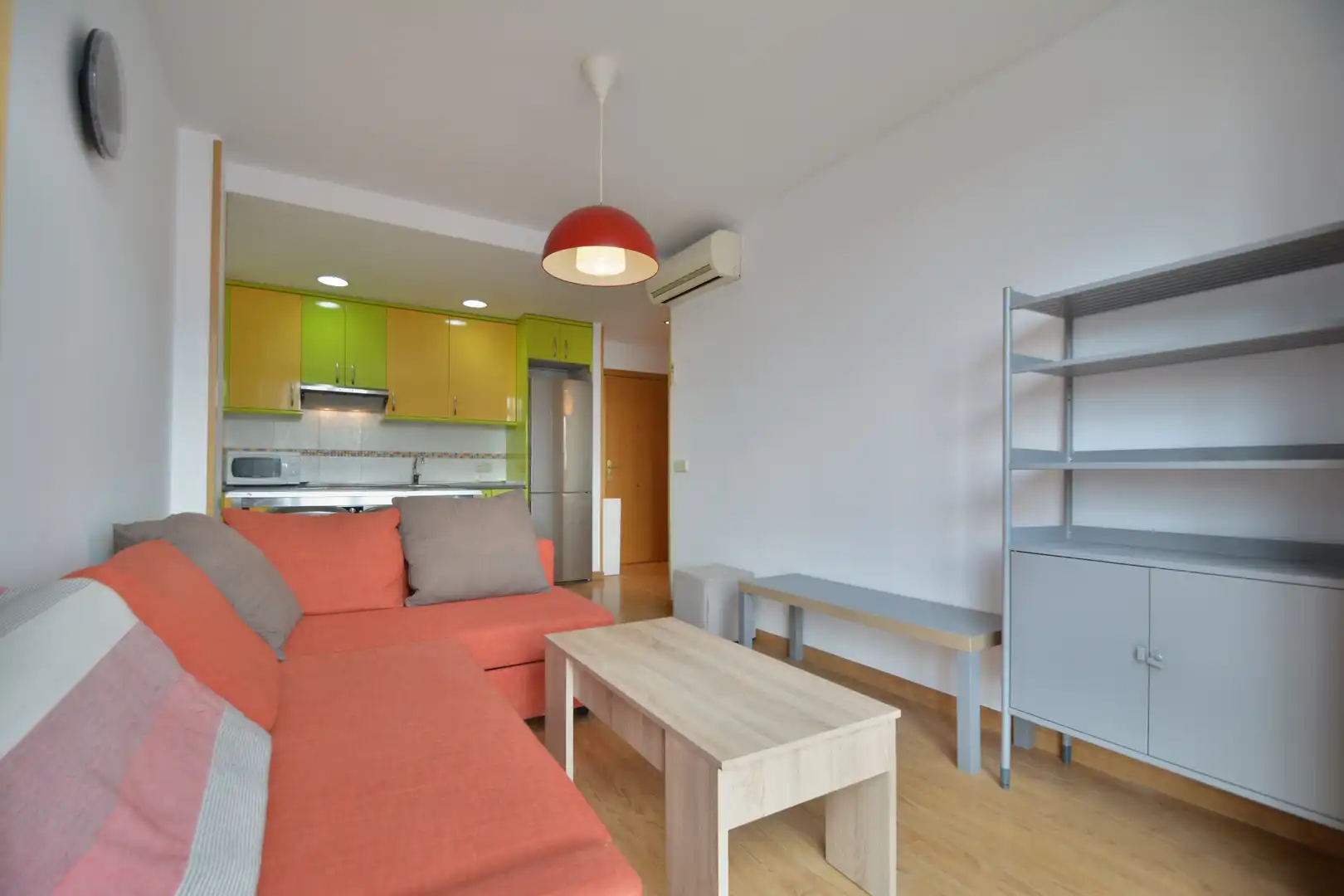 Sala de estar de Piso de alquiler en Madrid con Aire acondicionado, Trastero y Amueblado