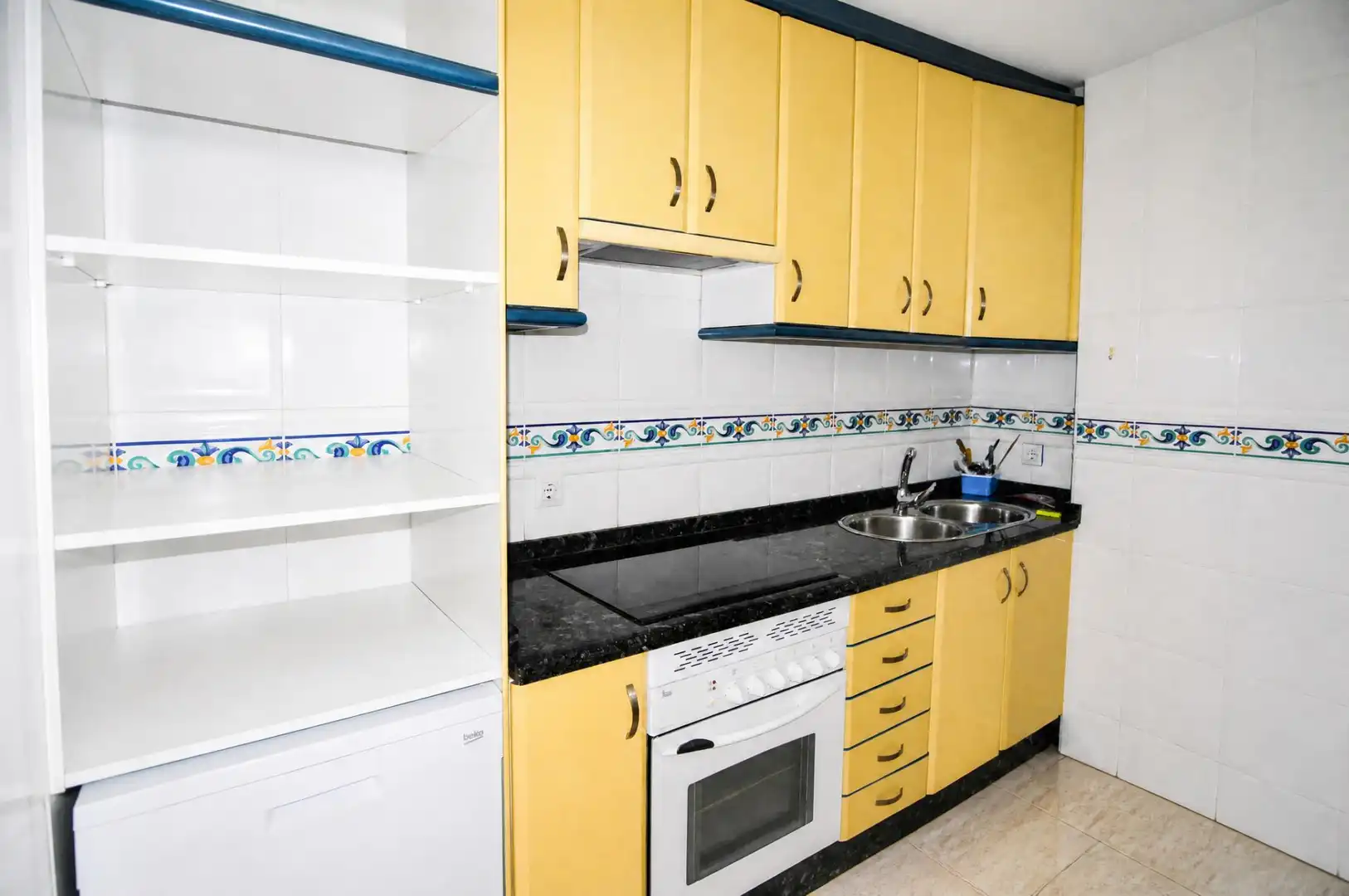 Kitchen of Flat for rent in Cáceres  with Terrace