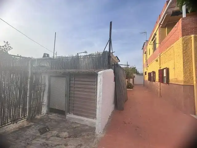 Vista exterior de Casa o xalet en venda en Sagunto / Sagunt amb Terrassa i Moblat