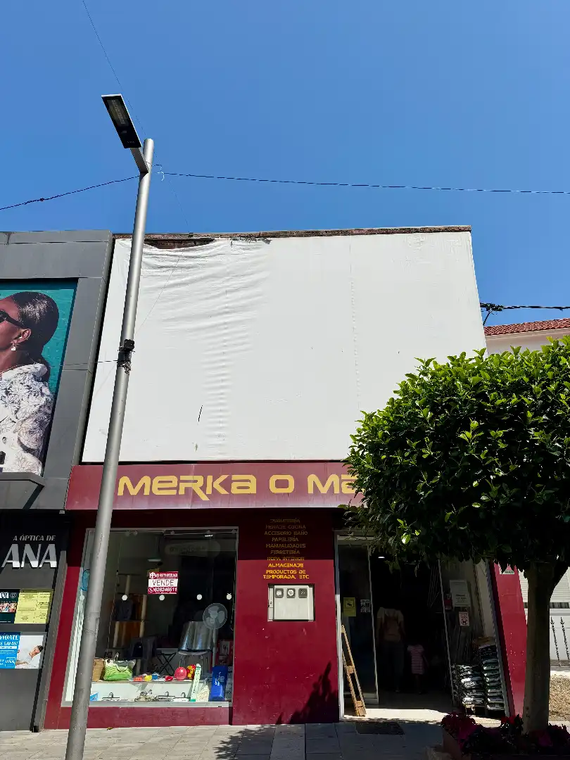 Local comercial en venda a Rúa Castelao 67