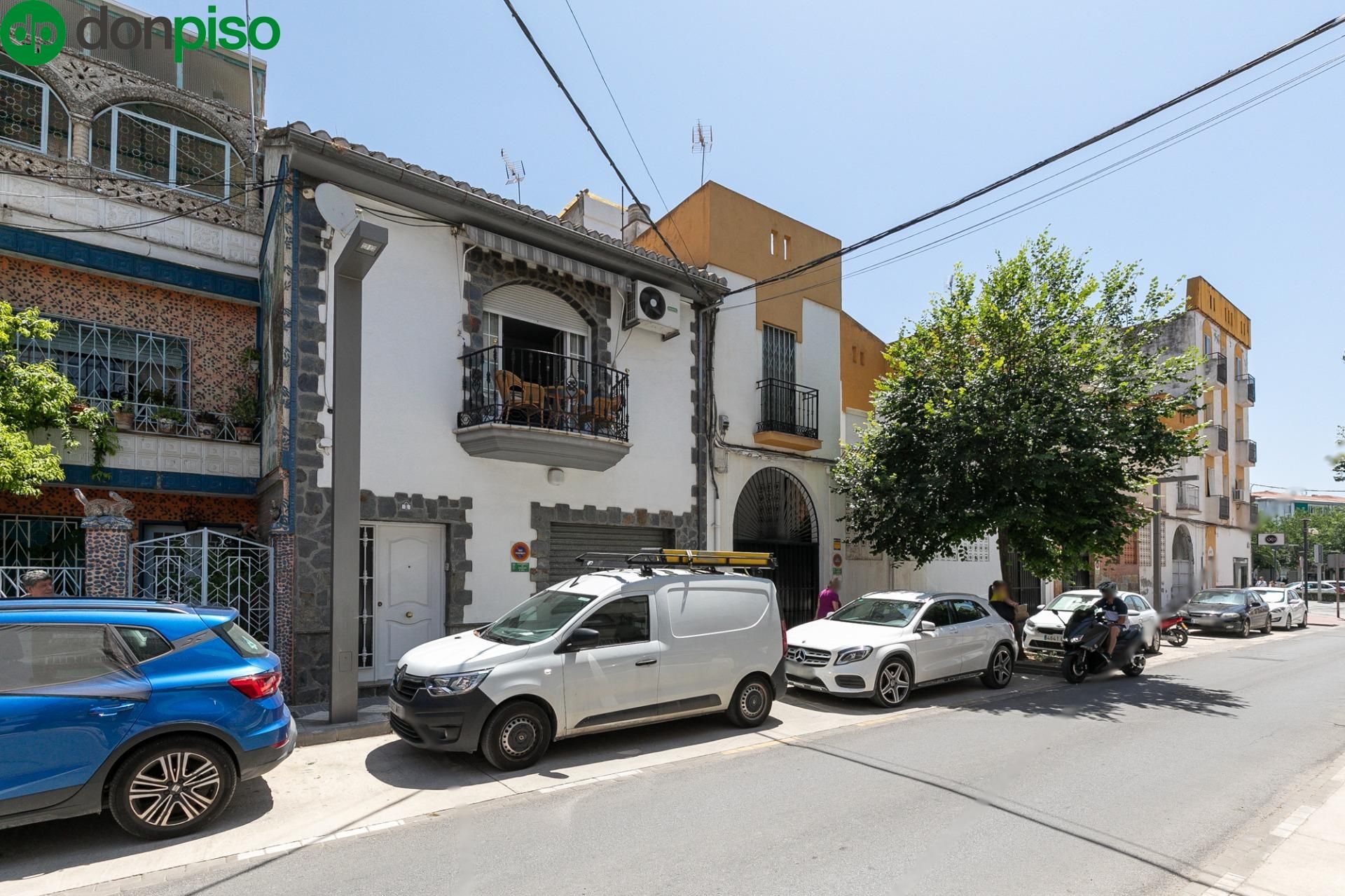 Exterior view of Single-family semi-detached for sale in Maracena  with Air Conditioner, Terrace and Alarm