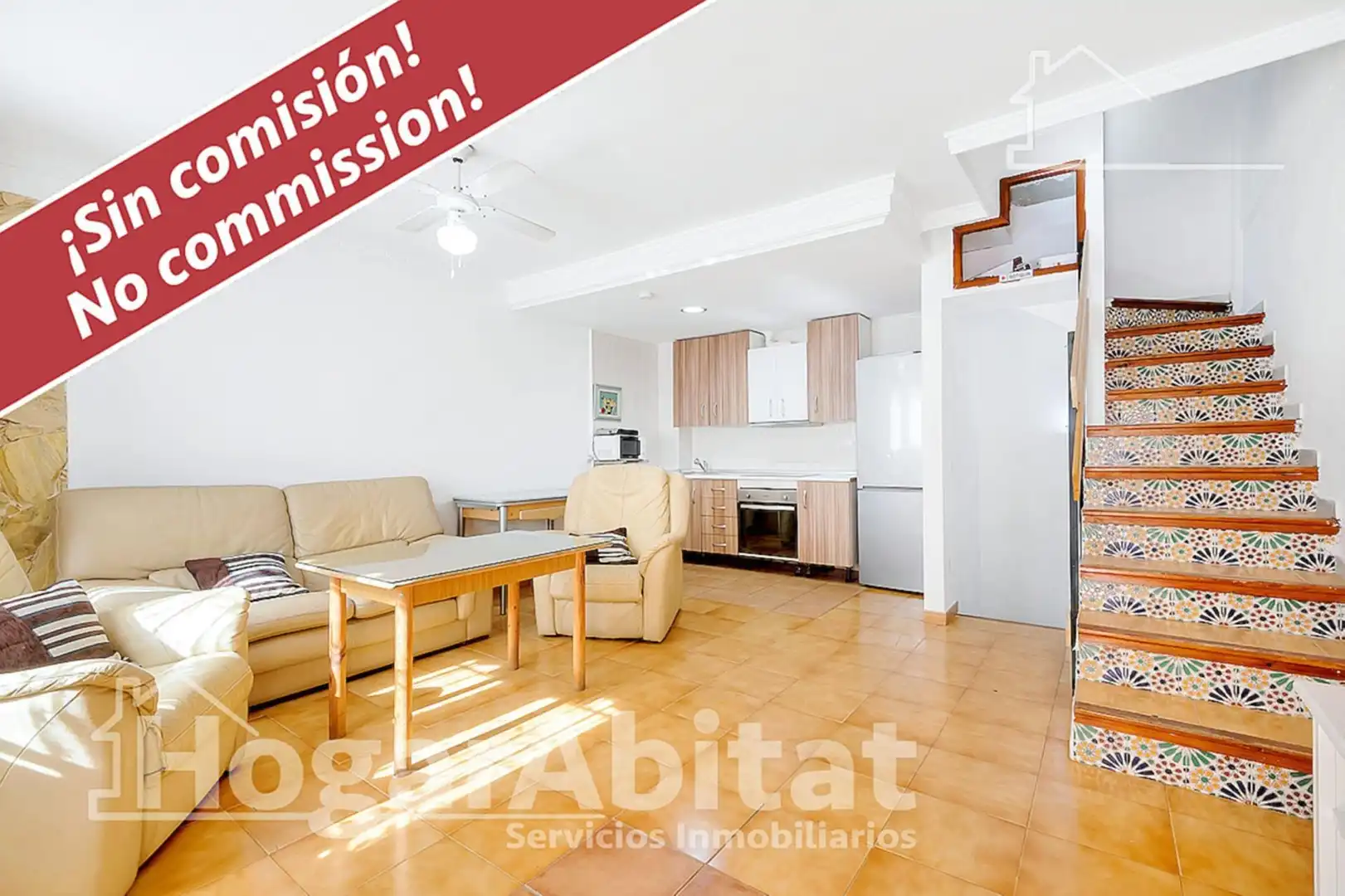 Sala d'estar de Casa adosada en venda en Torrevieja amb Aire condicionat, Calefacció i Jardí privat