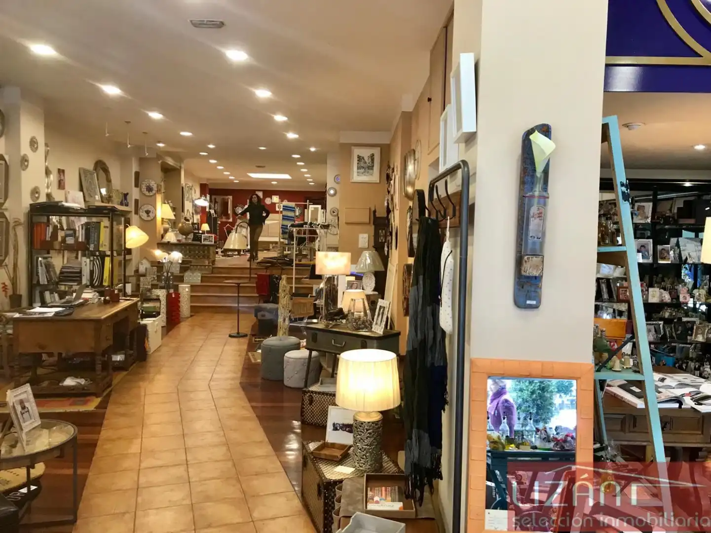 Local comercial en venda a Oviedo - Calle LA LILA, imagen 4