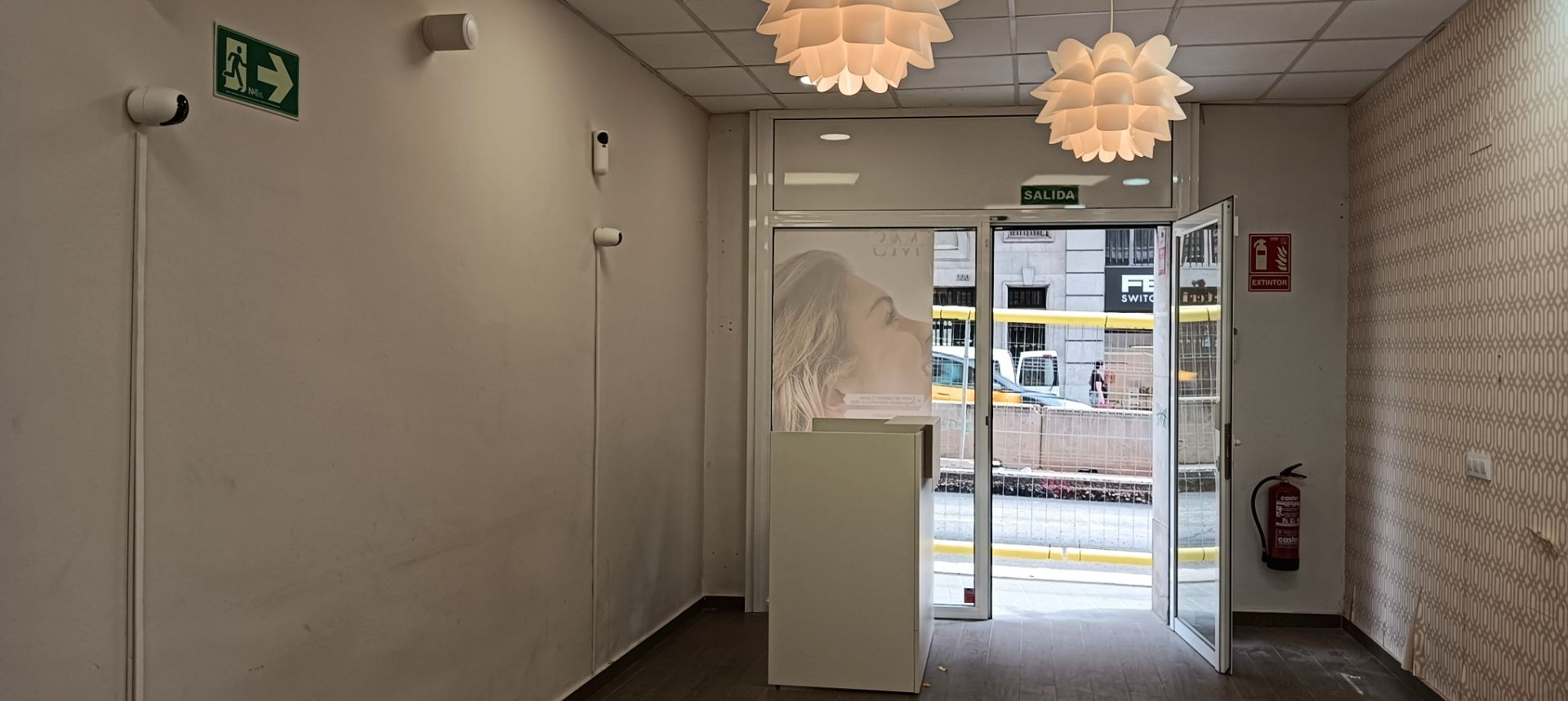 Premises to rent in  Barcelona Capital  with Air Conditioner and Alarm