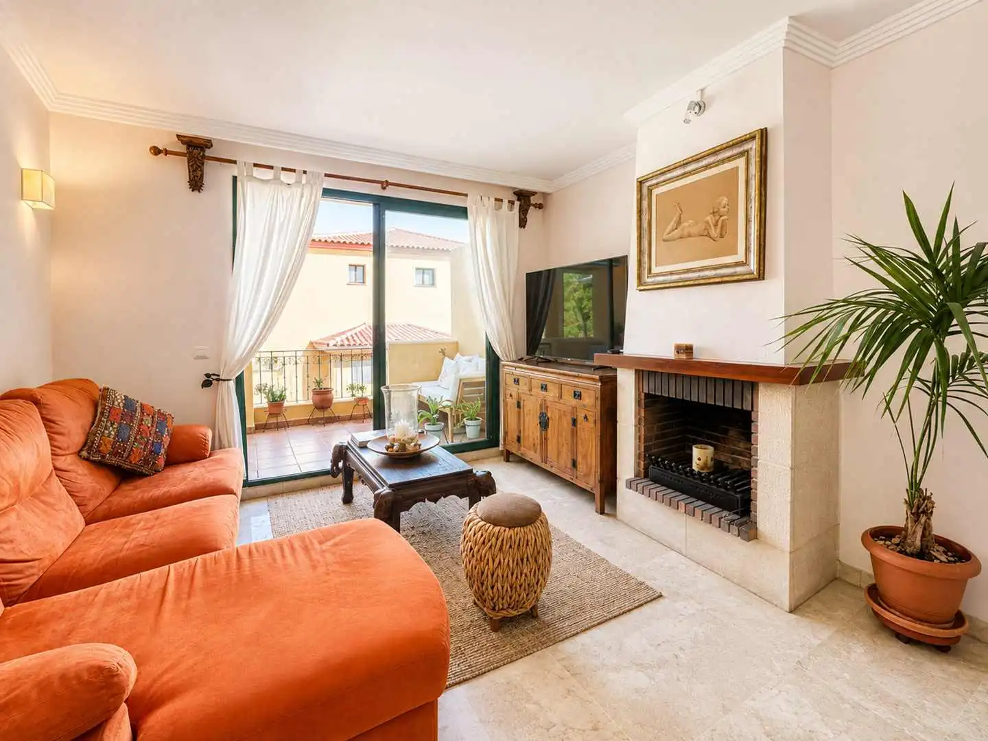 Sala de estar de Dúplex en venta en Manilva con Aire acondicionado, Calefacción y Terraza