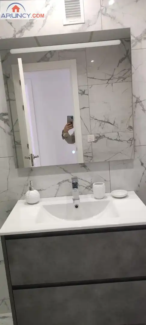 Baño de Piso de alquiler en Montequinto con Aire acondicionado, Calefacción y Jardín privado
