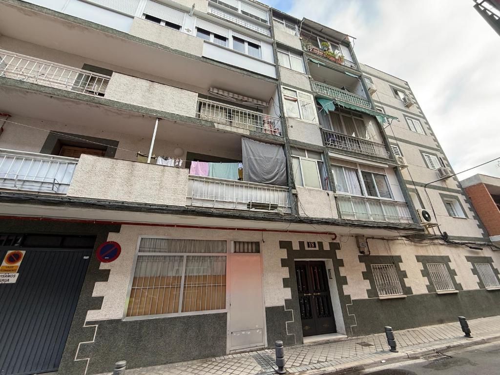 Vista exterior de Pis en venda en Leganés amb Calefacció