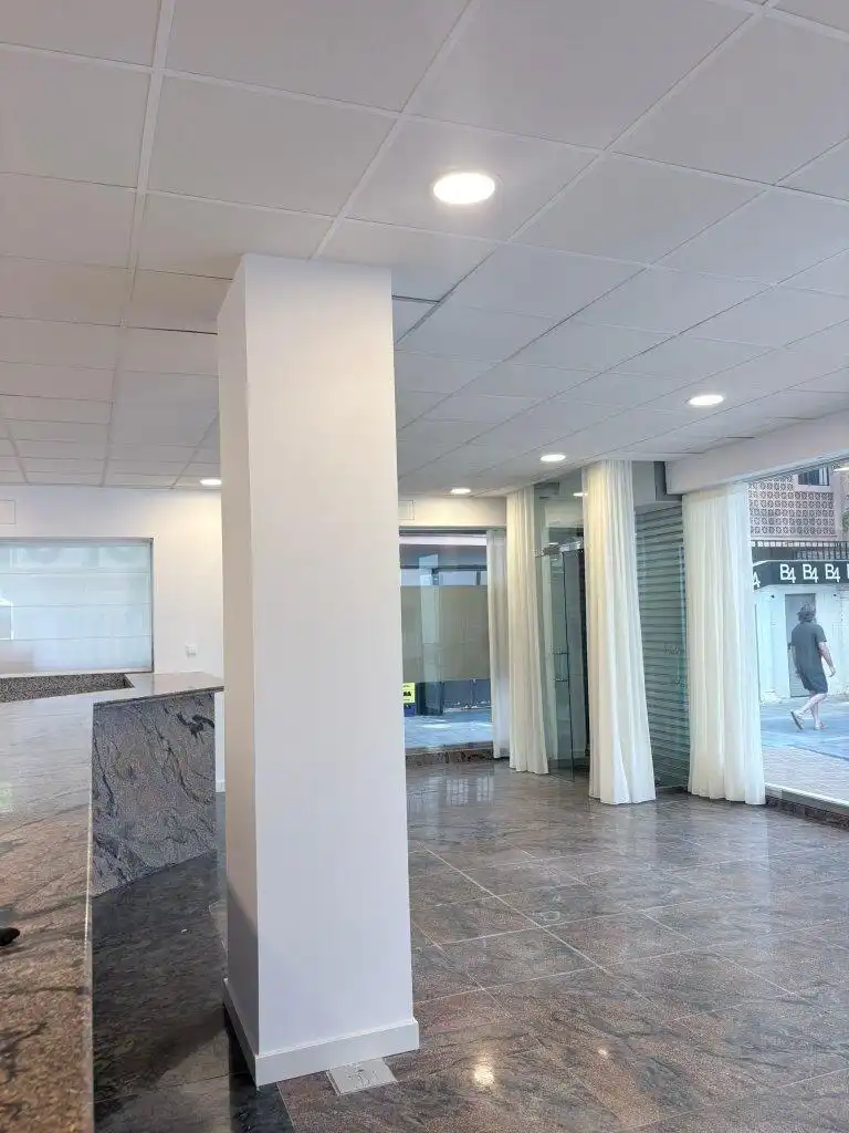Local comercial en venda a Plaza Hermanos Salom, imagen 24