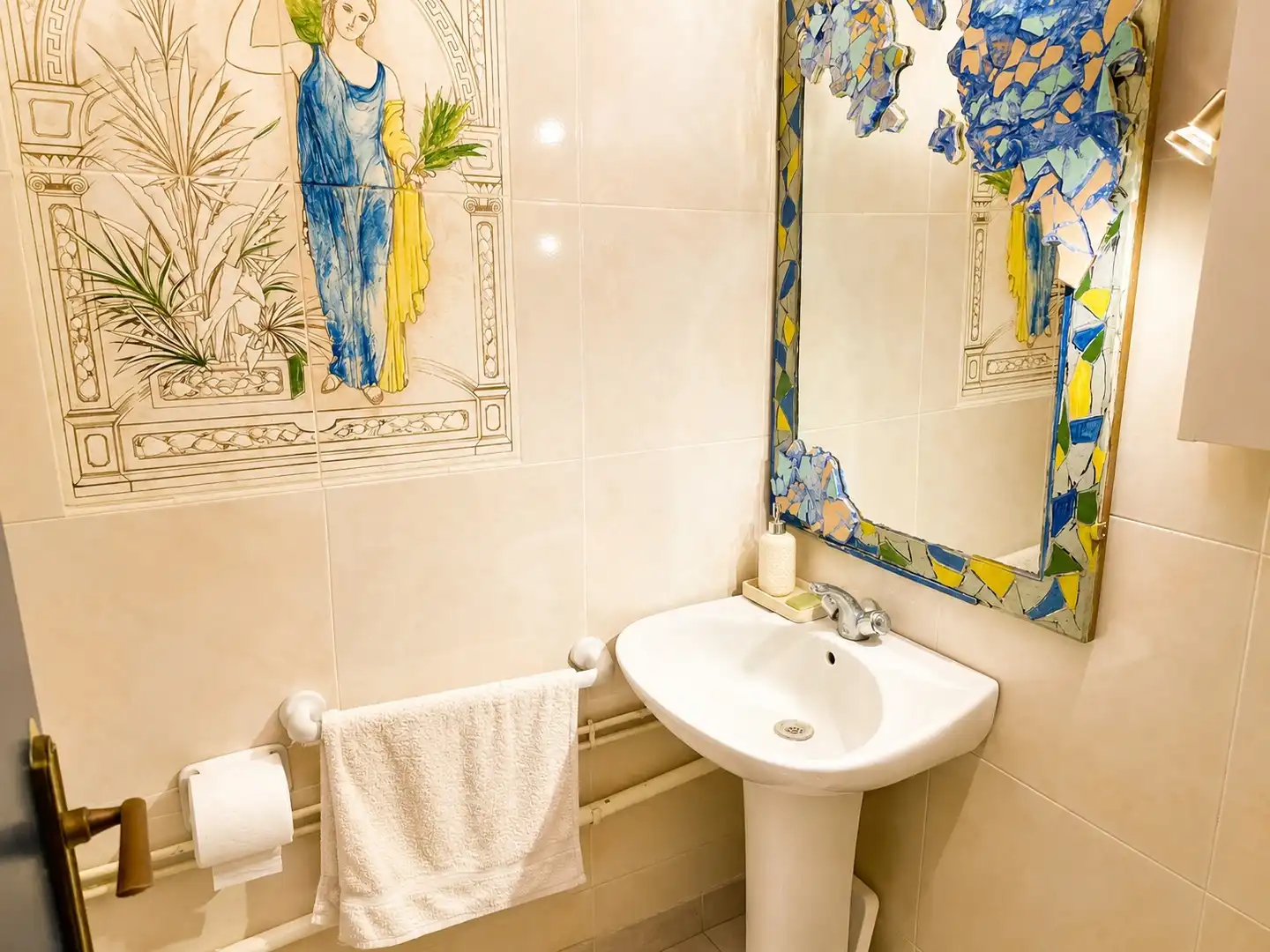 Bathroom of Houses for sale in L'Escala  with Terrace, Furnished and Oven