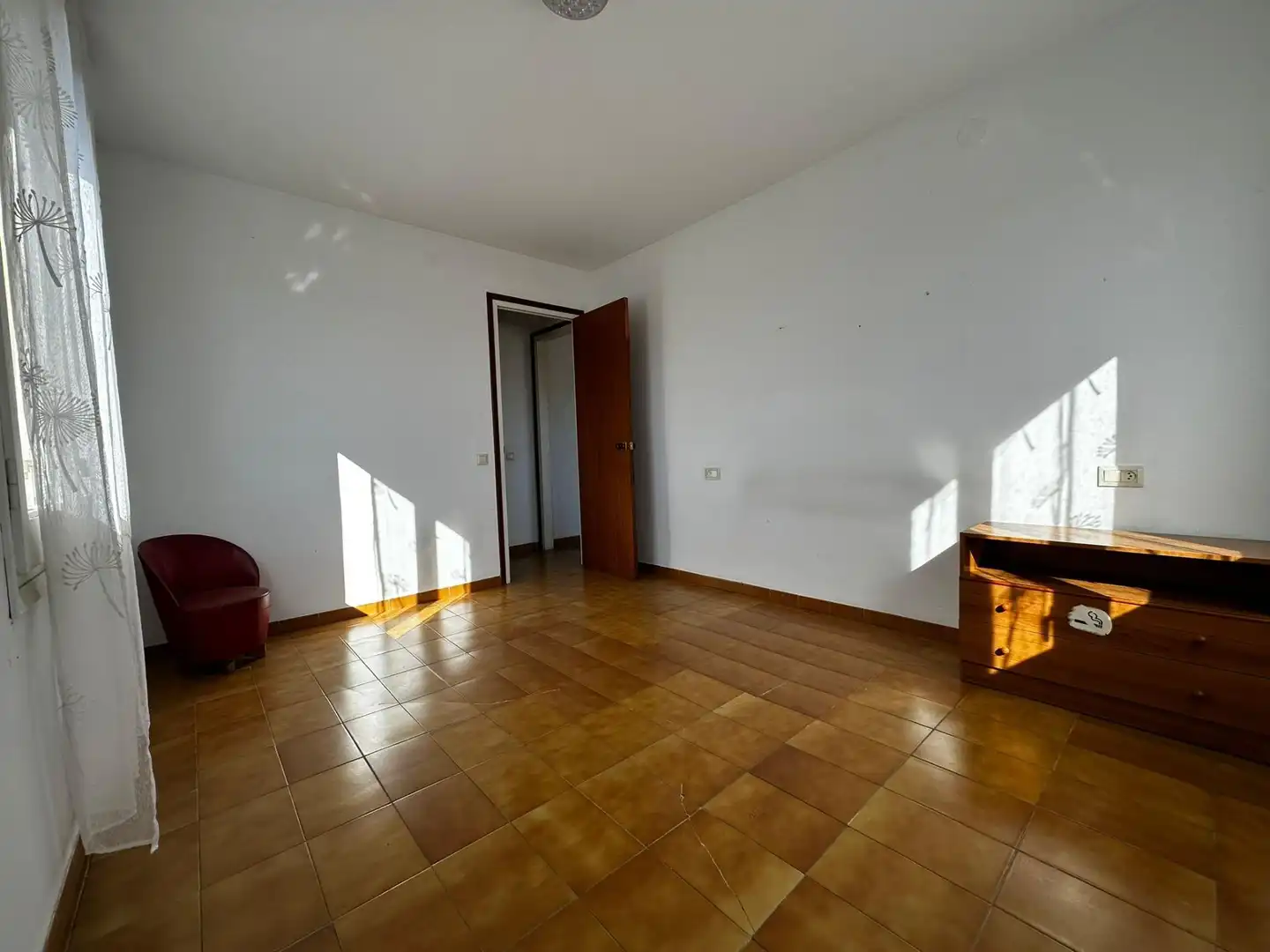 Habitación de Piso en venta en Blanes con Balcón y Alarma