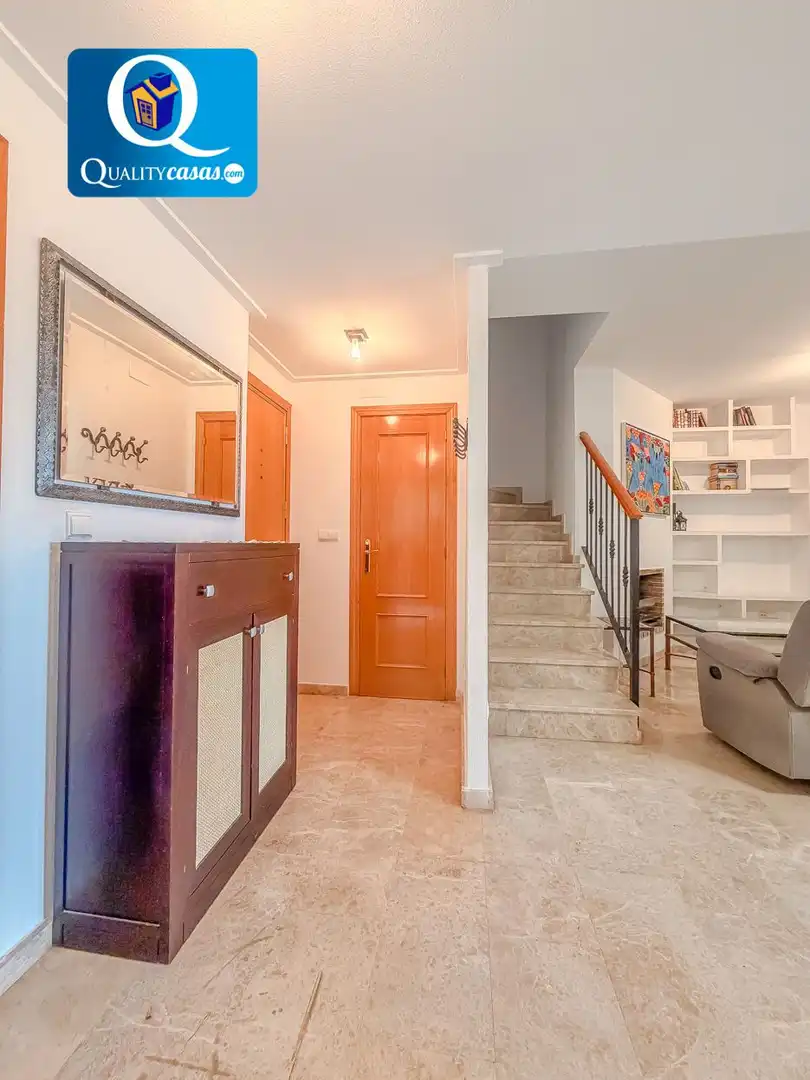 Casa adosada en venta en Mutxamel con Aire acondicionado, Terraza y Piscina comunitaria