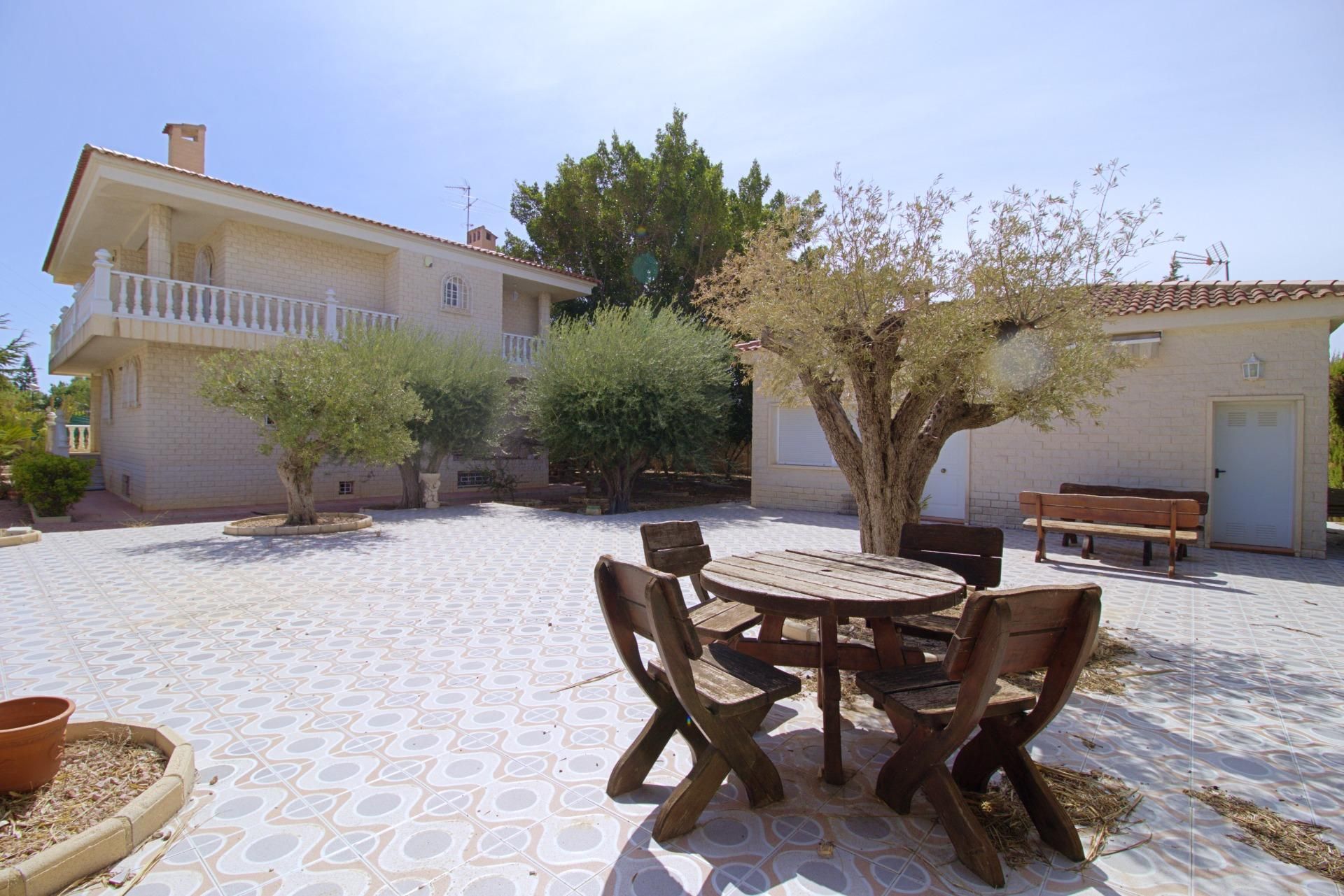 Garden of House or chalet for sale in Elche / Elx  with Air Conditioner, Private garden and Community pool
