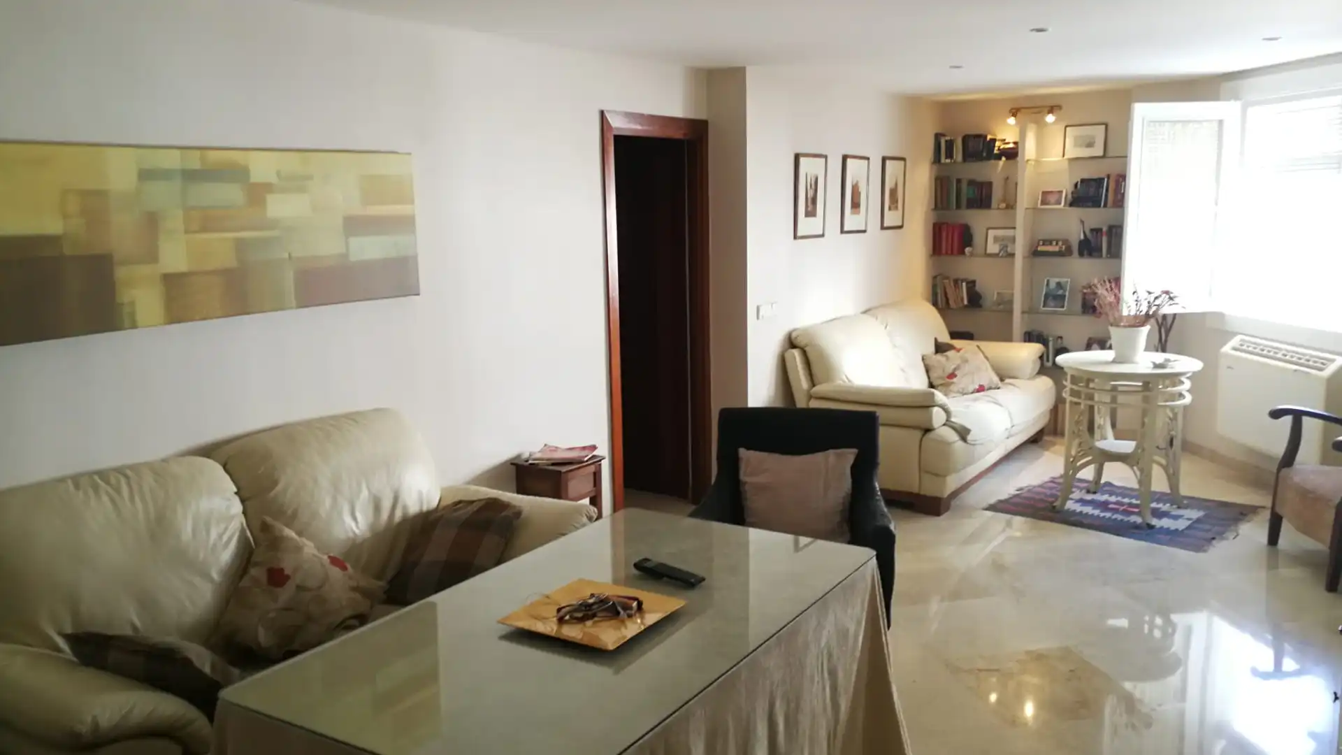 Living room of Flat for sale in  Sevilla Capital  with Air Conditioner, Furnished and Balcony