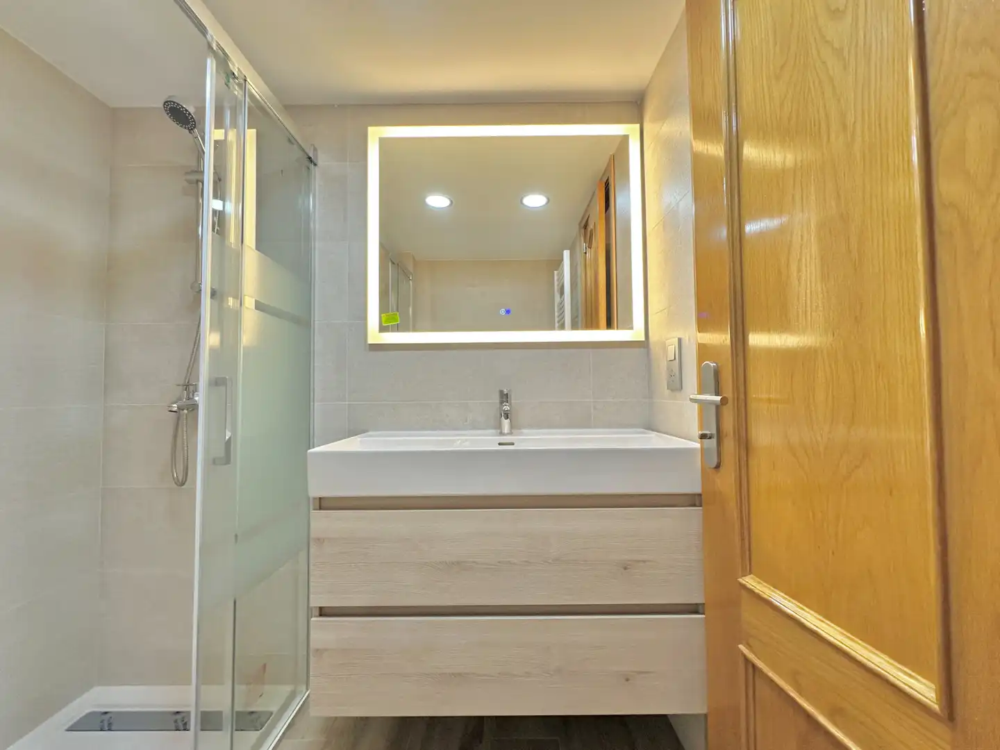 Baño de Ático en venta en Barcelona con Aire acondicionado, Calefacción y Terraza