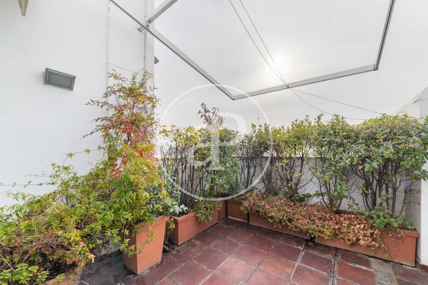 Terraza de Dúplex en venta en Madrid con Aire acondicionado, Calefacción y Jardín privado