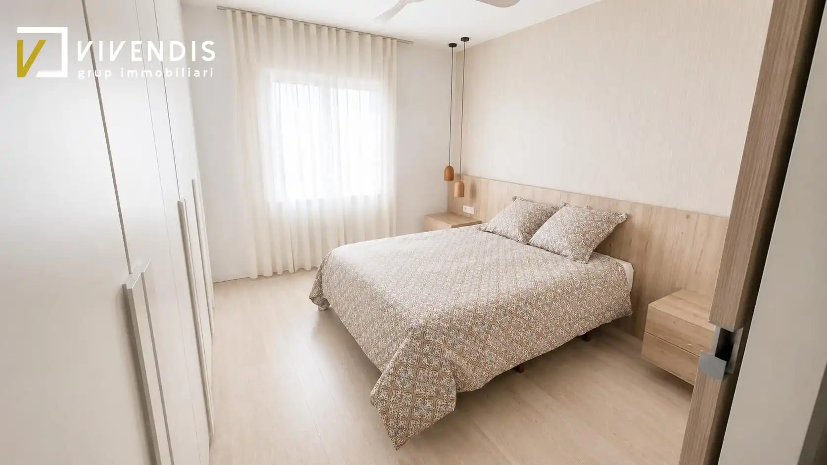Habitación de Piso de alquiler en Lleida con Aire acondicionado, Calefacción y Amueblado