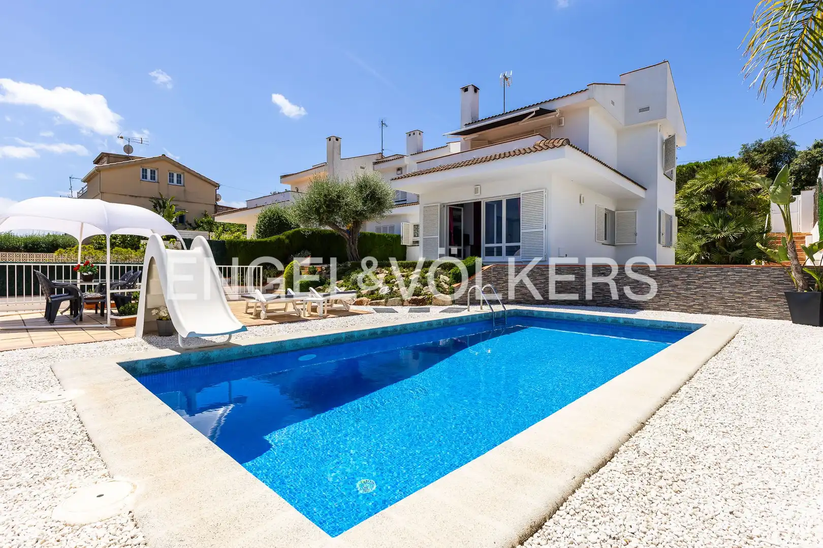 Piscina de Casa adosada en venda en Sant Pol de Mar amb Calefacció, Jardí privat i Traster