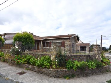 Casa con jardín en venta en Monetes 16