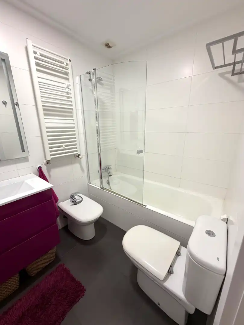 Baño de Piso en venta en Barakaldo  con Trastero, Amueblado y Balcón