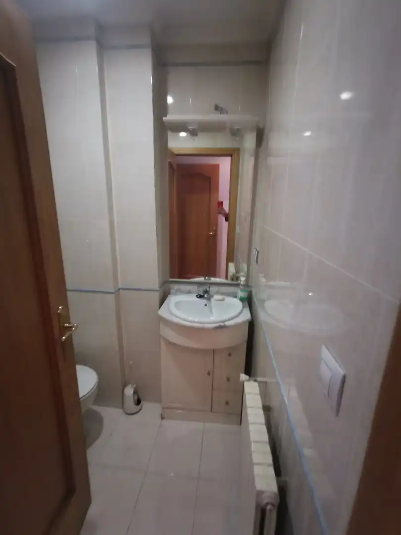 Baño de Piso en venta en Ourense Capital  con Calefacción, Parquet y Amueblado