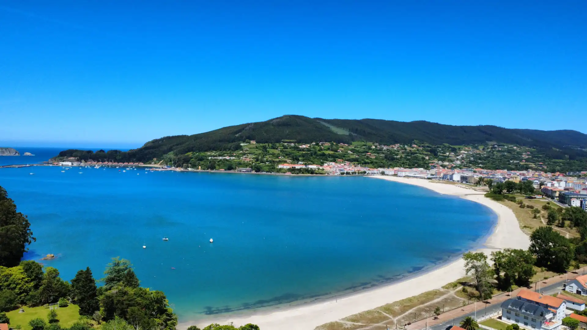 Vista exterior de Casa o chalet de alquiler en Cedeira con Calefacción, Jardín privado y Parquet