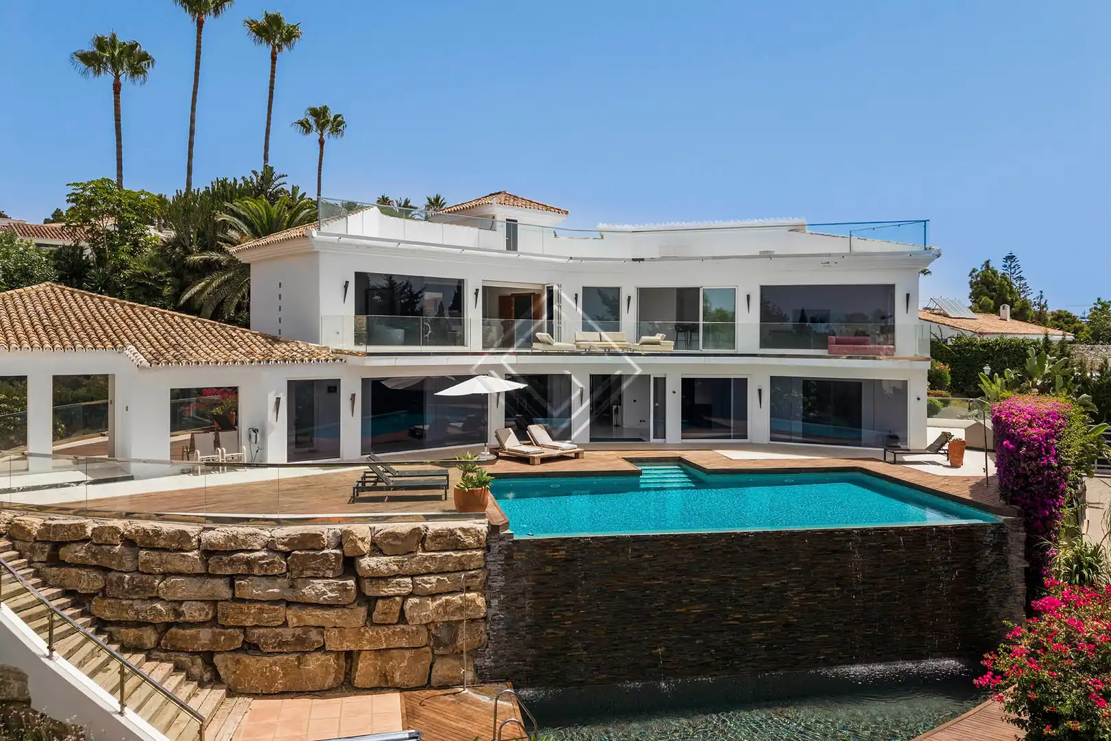 Vista exterior de Casa o chalet de alquiler en Marbella con Aire acondicionado, Calefacción y Jardín privado