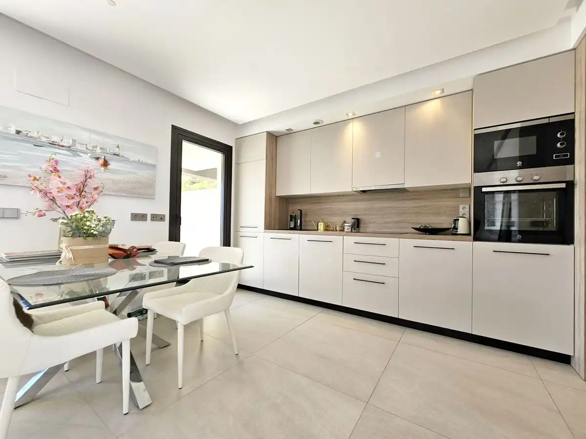 Apartment with terrace for sale in La Quinta, imagen 7