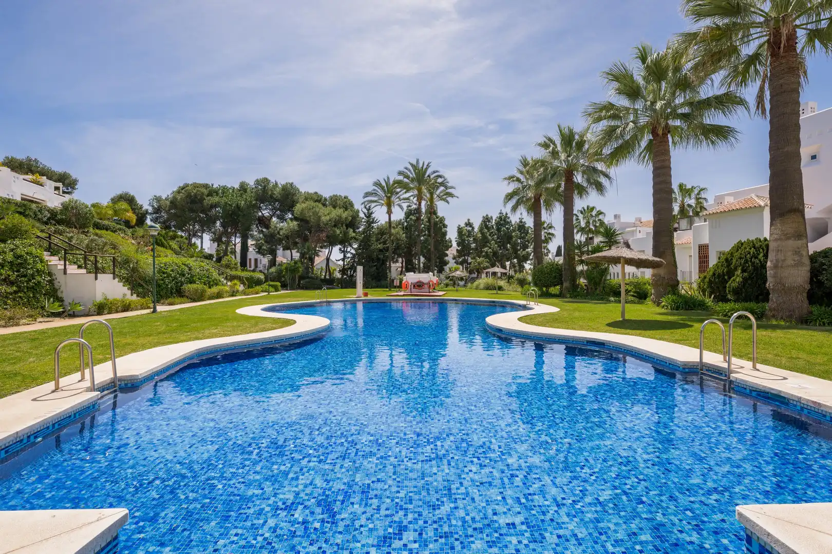 Swimming pool of Apartments for sale in Marbella  with Air Conditioner, Heating and Alarm
