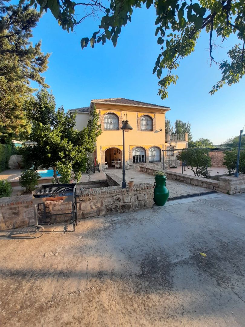 Exterior view of House or chalet for sale in Úbeda  with Air Conditioner, Heating and Private garden