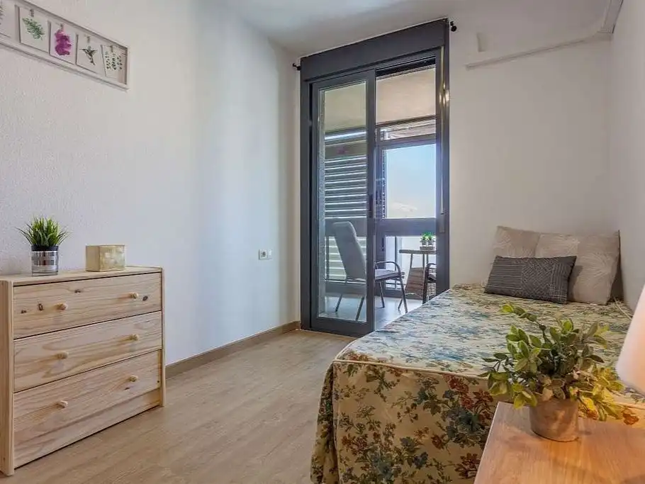 Habitación de Apartamento para compartir en Irun  con Aire acondicionado, Parquet y Amueblado