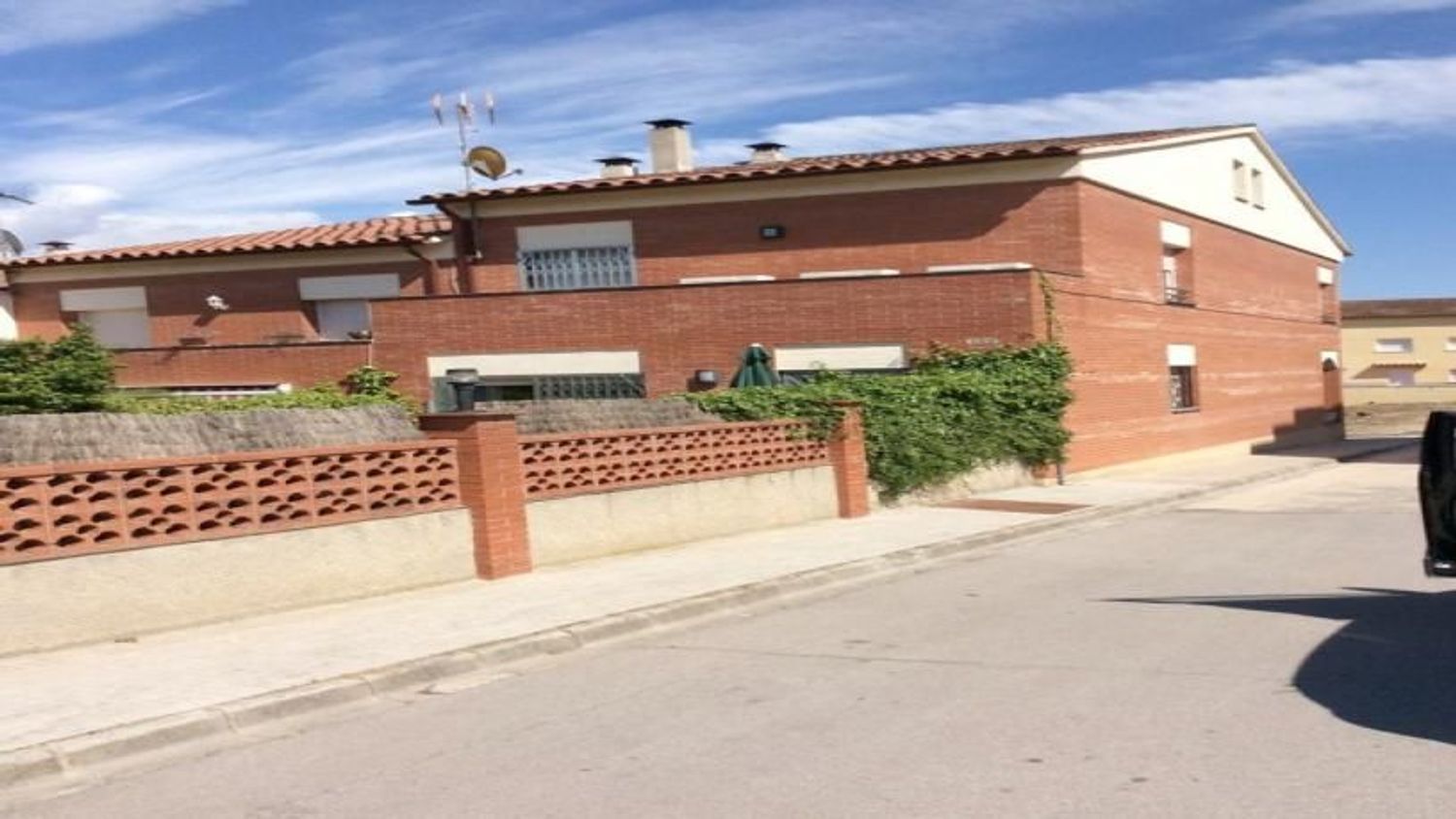 Exterior view of Single-family semi-detached for sale in Sant Llorenç d'Hortons