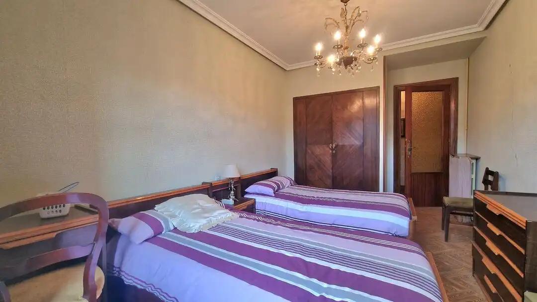 Habitación de Piso en venta en Donostia - San Sebastián  con Calefacción y Balcón