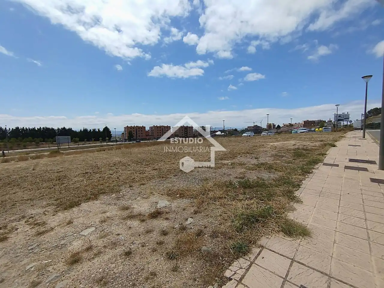 Residencial en venda en Viana