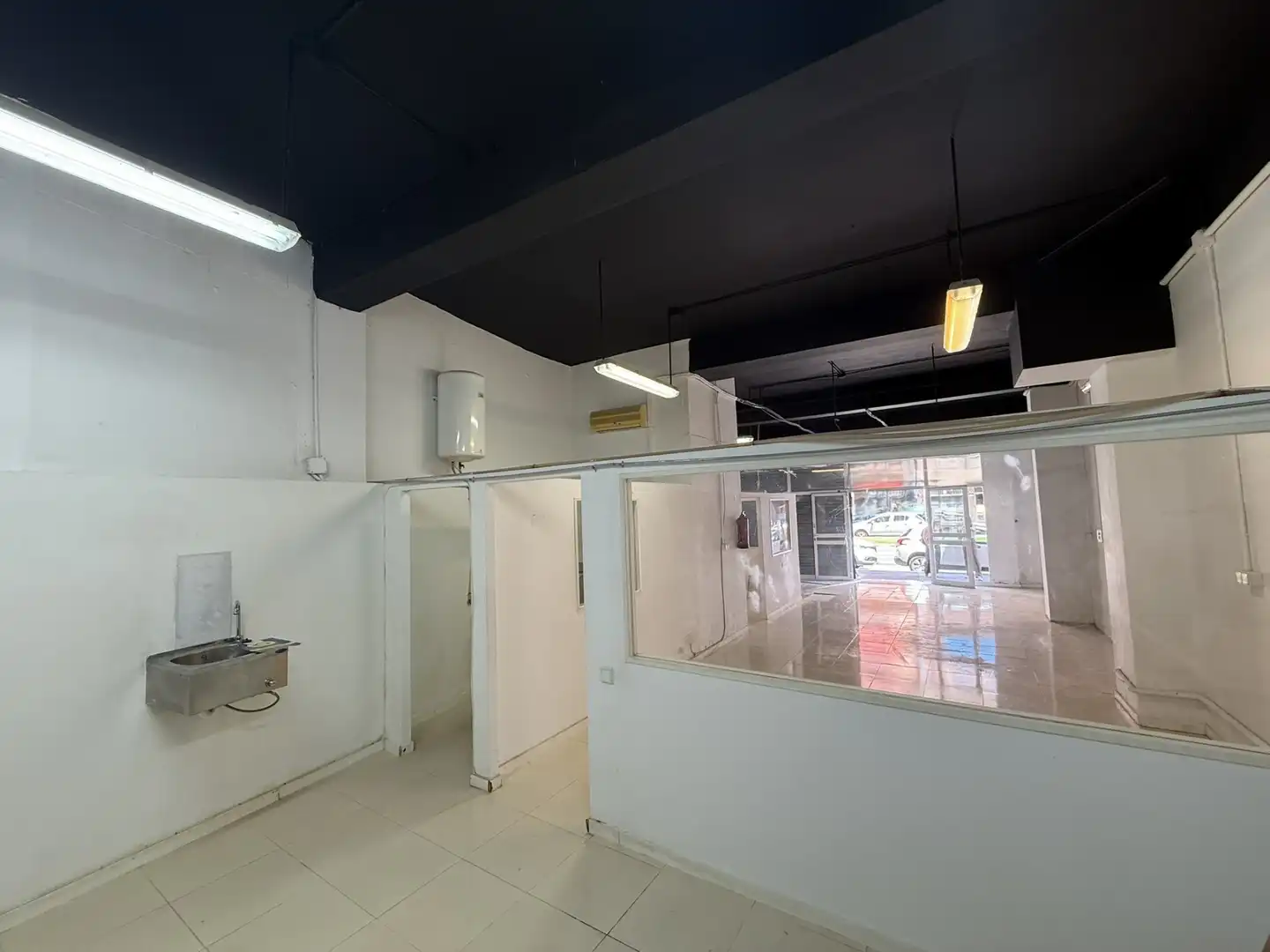 Local de alquiler en Carrer del General Riera, Bons Aires