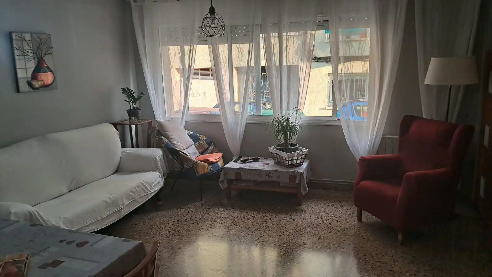 Sala d'estar de Planta baixa en venda en Nucli Urbà  