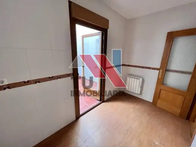 Piso en venta en El Carpio de Tajo con Calefacción, Parquet y Balcón