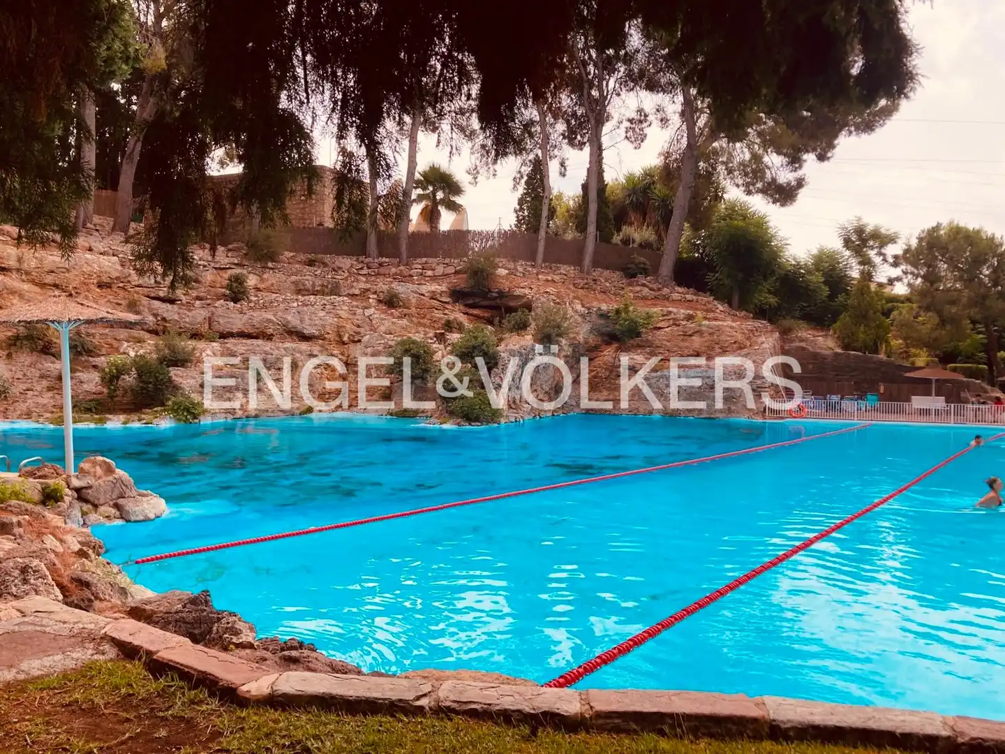 Piscina de Casa o chalet de alquiler en Rocafort con Aire acondicionado, Calefacción y Jardín privado
