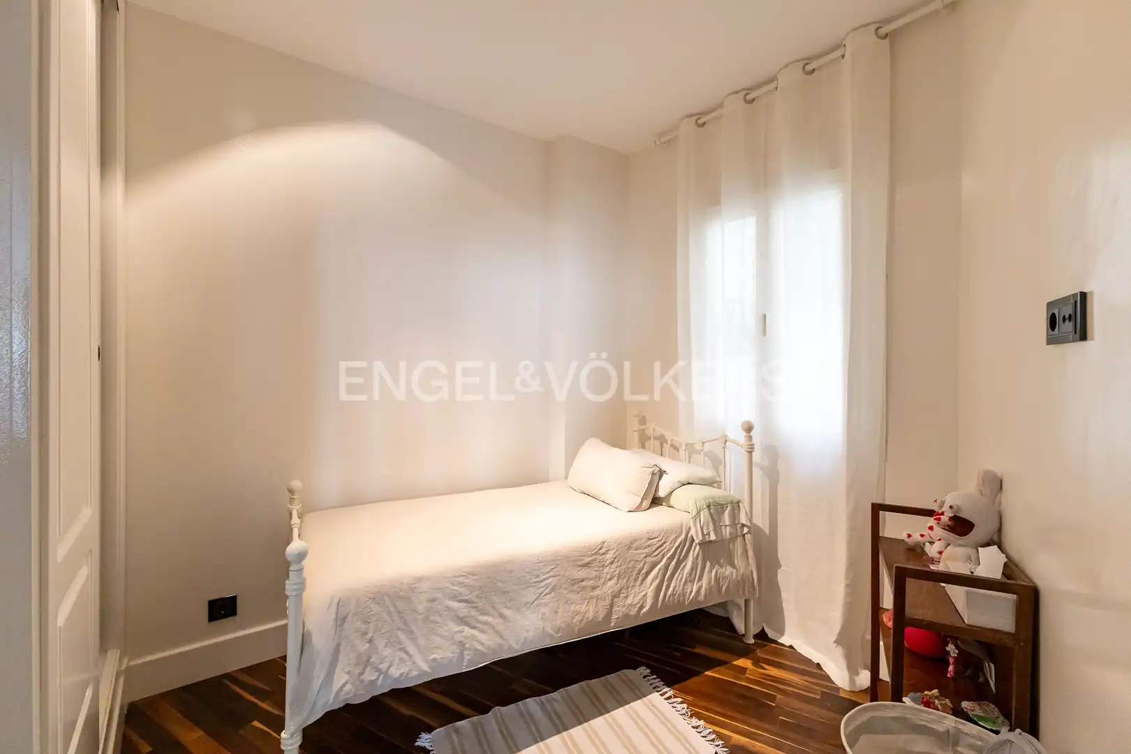 Bedroom of Flat for sale in Madrid  with Air Conditioner, Heating and Parquet flooring